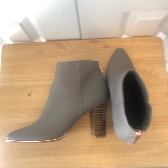 DSW | Sacha Too Grey Ankle Boots - Picture 5 of 11